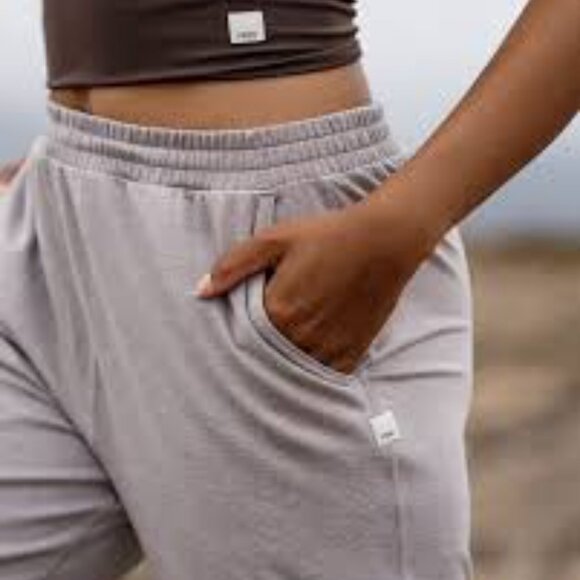 Vuori Pants - Vuori Jogger in oyster heather